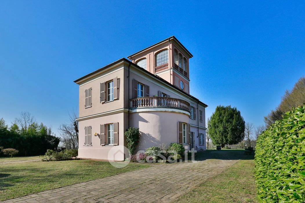 Villa in Vendita in Strada Valmanera 60 a Asti