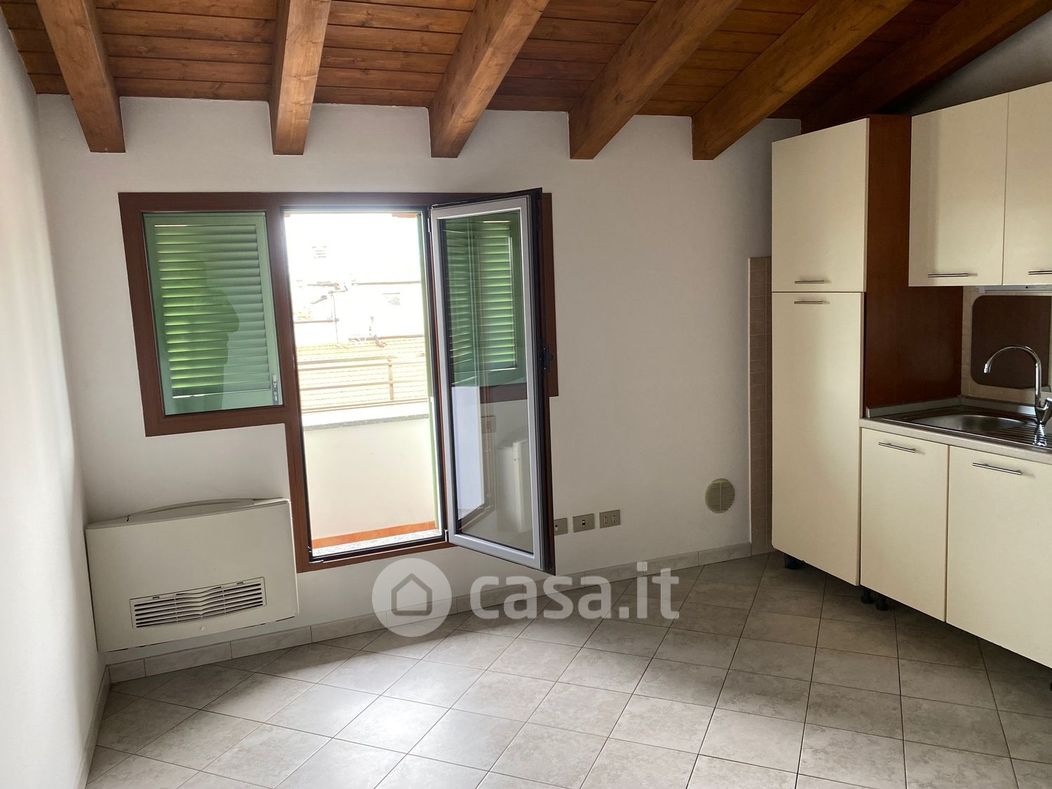 Appartamento in Affitto in Via Carlo Farini a Milano