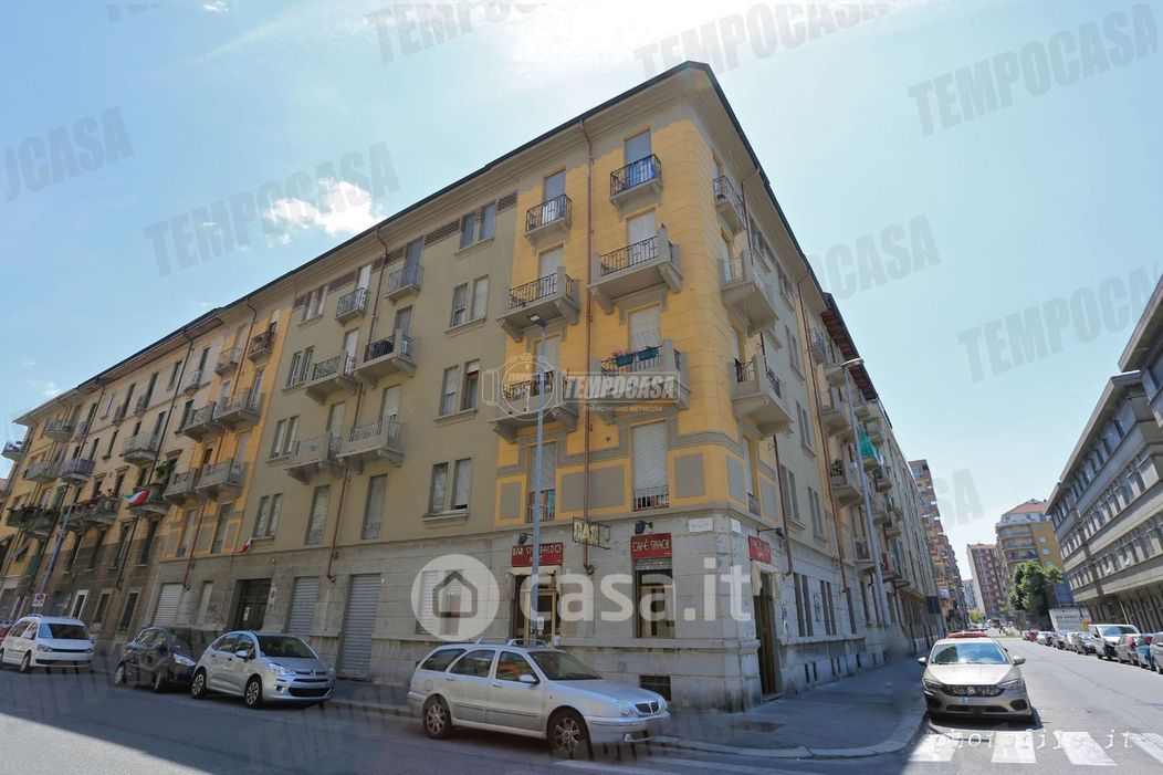 Appartamento in Vendita in Via Beinette 9 a Torino