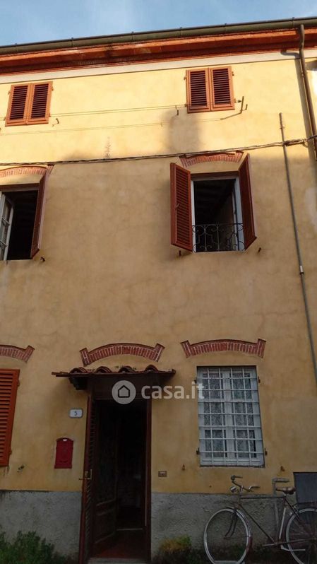 Casa Bi/Trifamiliare in Vendita in Via Giovanni Volpi a Lucca