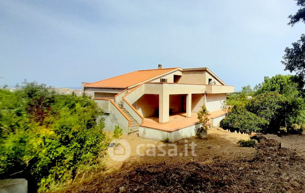 Villa in Vendita in S.V. Prunizzedda Serra Secca a Sassari
