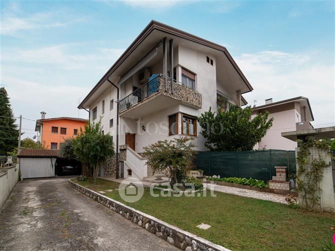 Villa in Vendita in Via P. Amalteo a Pordenone