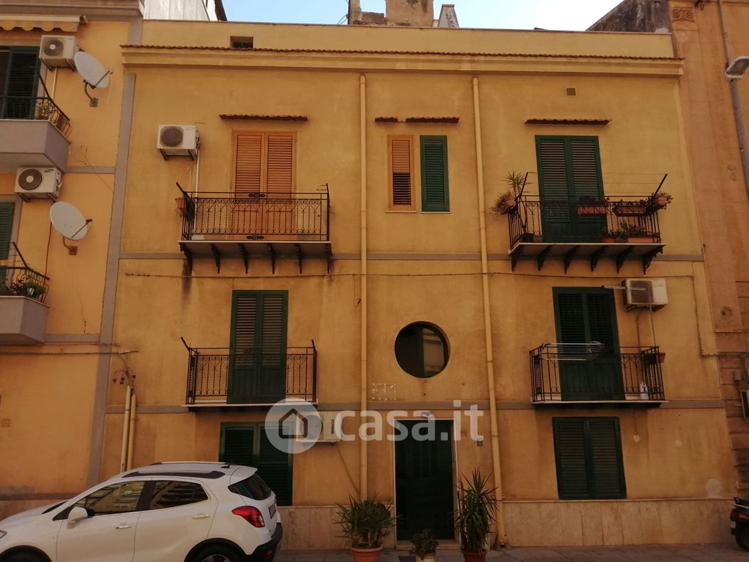 Appartamento in Vendita in Via Badia 85 a Palermo