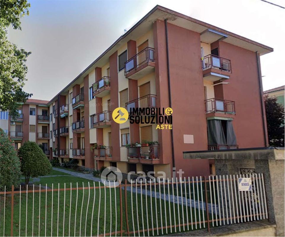 Appartamento in Vendita in Via Ugo Foscolo 1 a Trecate