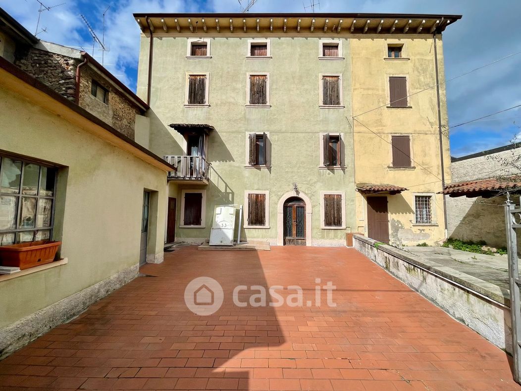 Rustico/Casale in Vendita in Borghetto a Valeggio sul Mincio