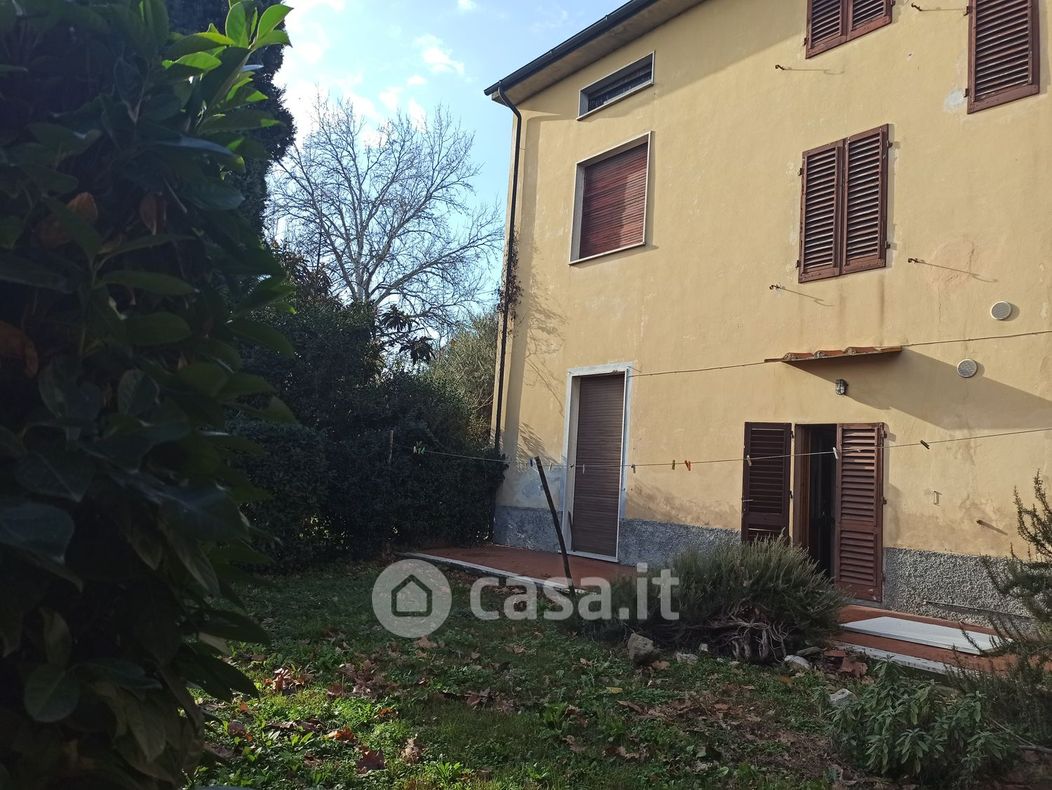 Casa indipendente in Vendita in Di Castelnuovo a Prato