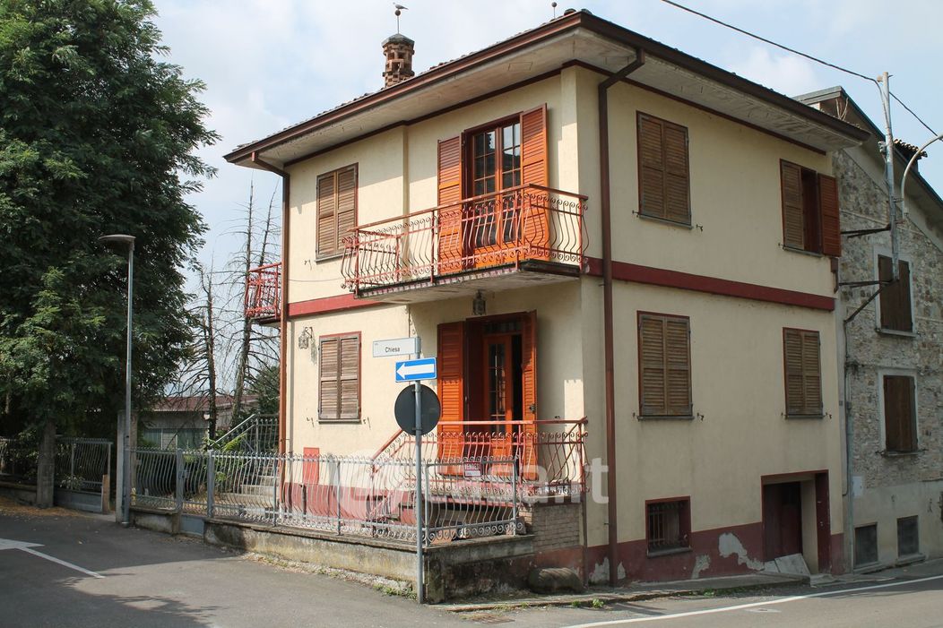 Casa indipendente in Vendita in chiesa 1 a Montechiarugolo