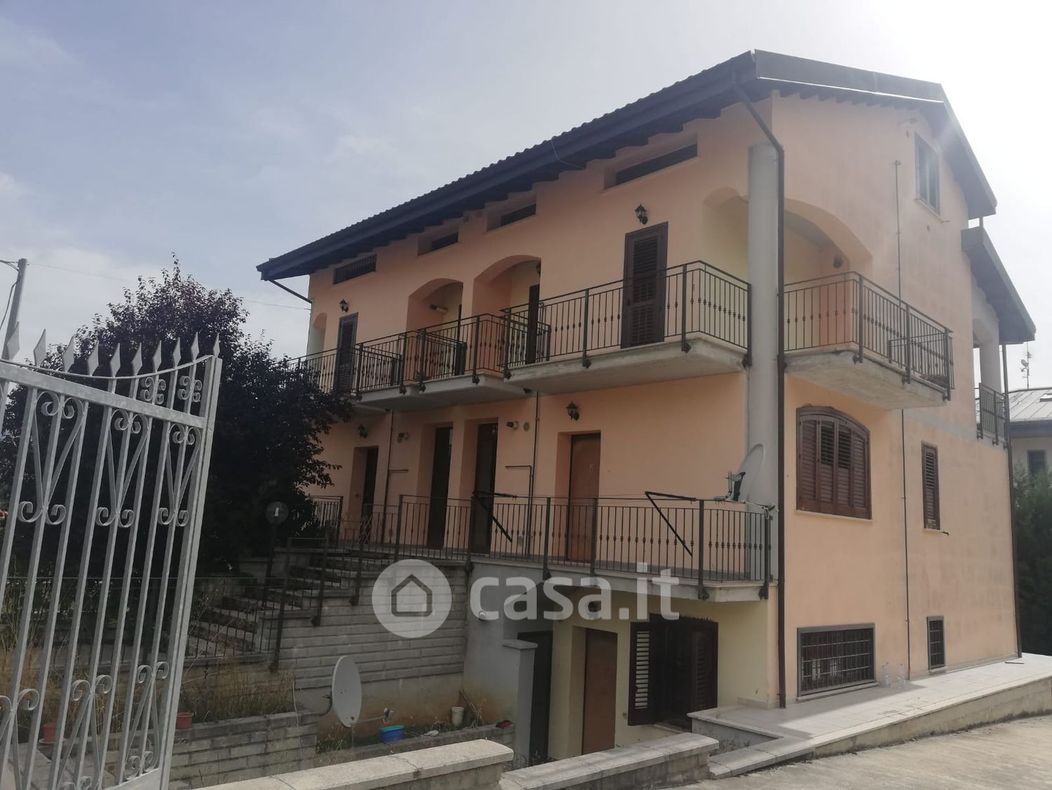 Casa indipendente in Vendita in Via Camporosciolo 5 a L'Aquila