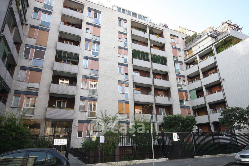 Appartamento in Affitto in Via Breno 7 a Milano