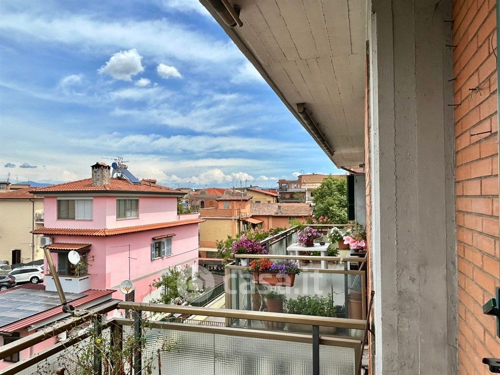 Appartamento in Vendita in Via di Rocca Cencia a Roma