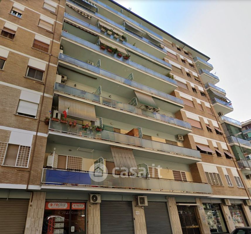 Appartamento in Vendita in Via Altavilla Irpina 8 a Roma