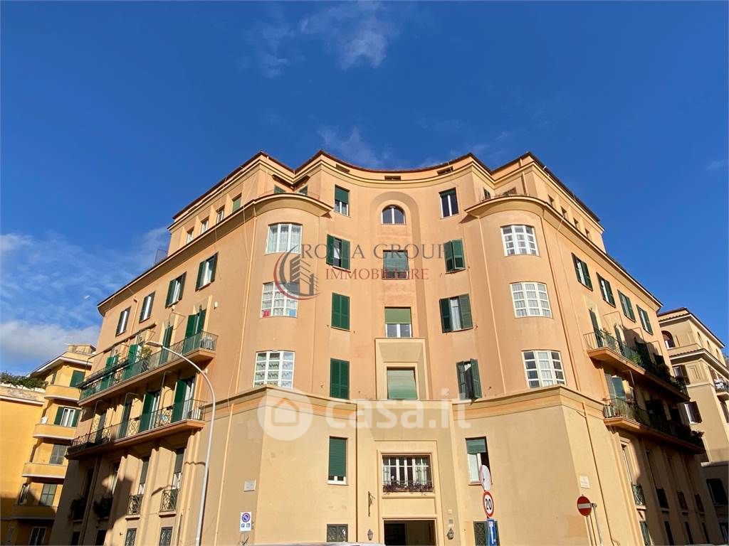 Appartamento in Affitto in Via Nino Oxilia a Roma