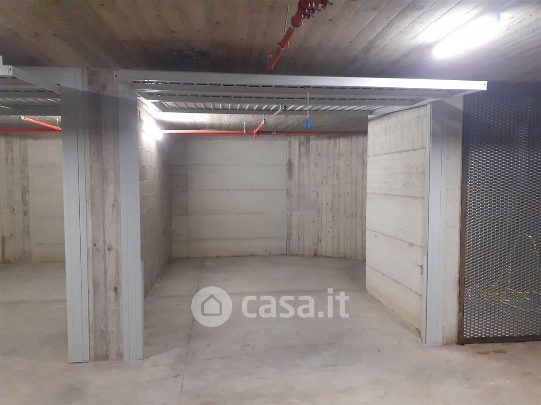 Garage/Posto auto in Vendita in Via Braccio da Montone 6 a Milano