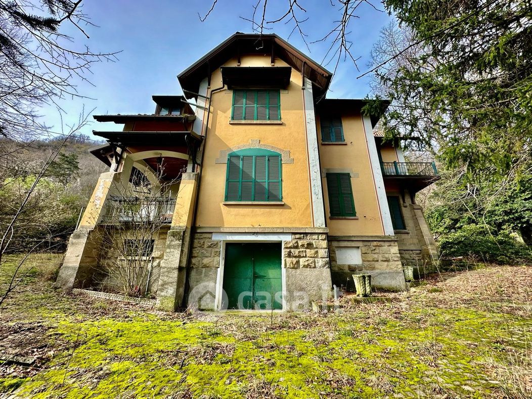 Villa in Vendita in Via Villini a Arquata Scrivia