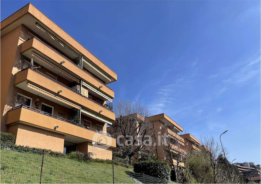 Appartamento in Vendita in Via Giovanni Papini a Como