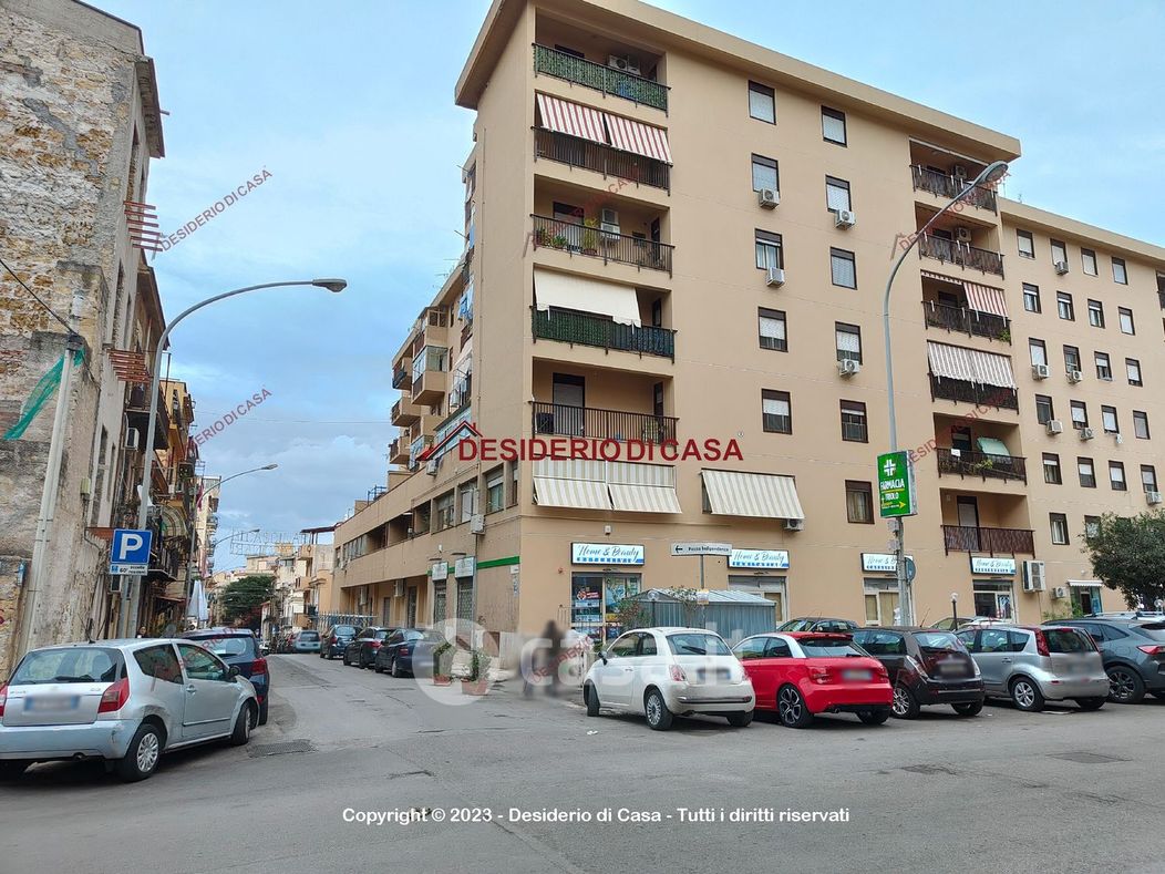 Appartamento in Vendita in Via Imera 143 a Palermo