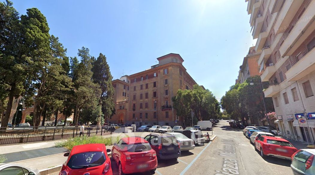 Appartamento in Vendita in Piazza Melozzo da Forlì 1 a Roma