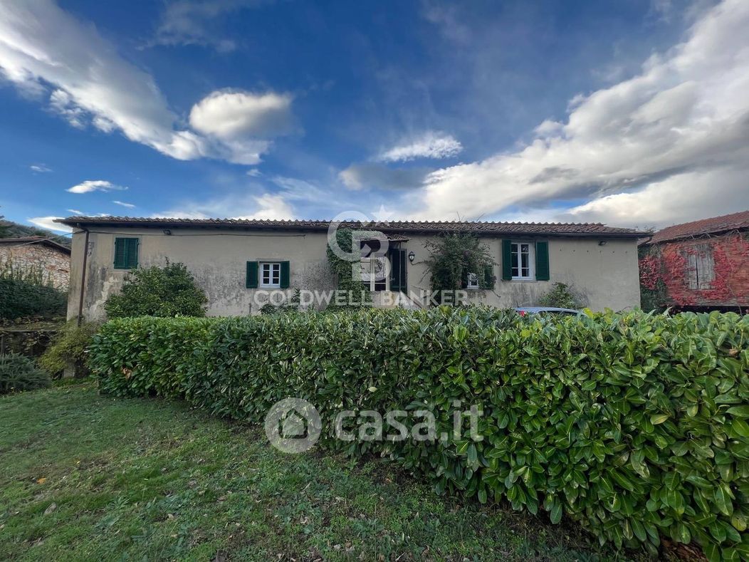 Villa in Vendita in Via Di Vicopelago 2150 a Lucca