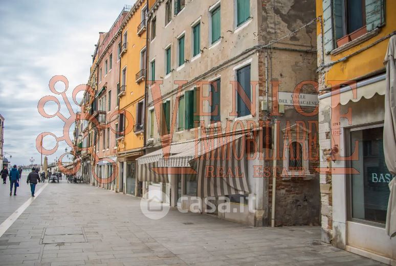 Appartamento in Vendita in Calle Olivi a Venezia