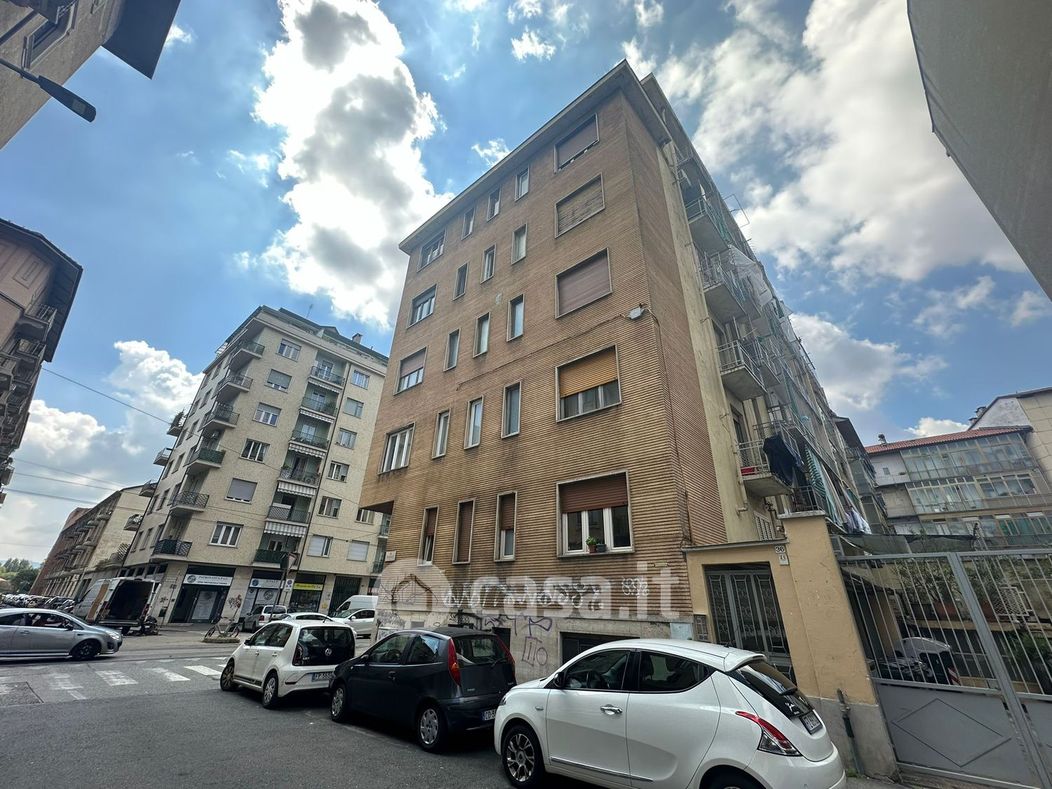 Appartamento in Vendita in Via Pesaro 36 a Torino