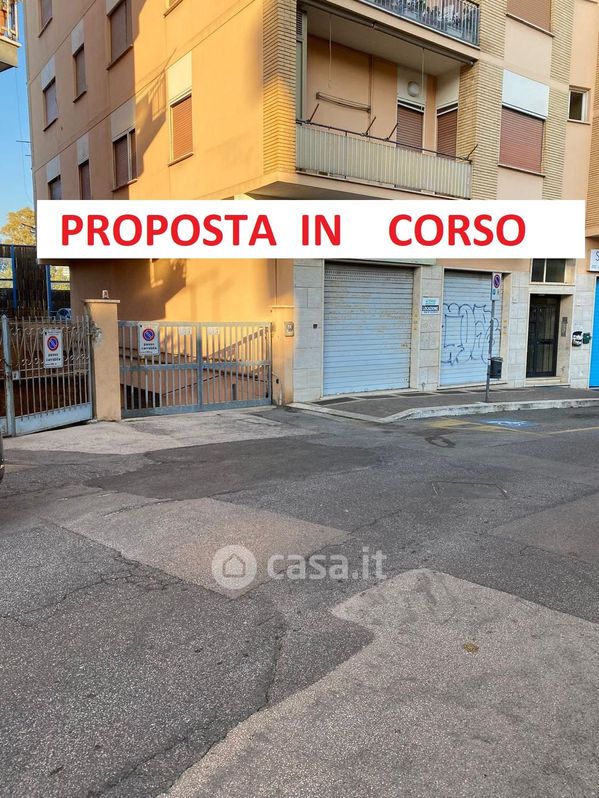 Garage/Posto auto in Vendita in Via Metastasio 23 a Pomezia