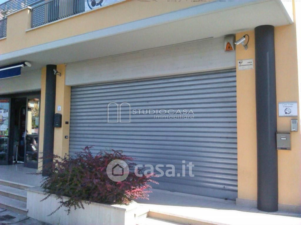 Negozio/Locale commerciale in Affitto in Strada Provinciale 2 Vicarese a San Giuliano Terme