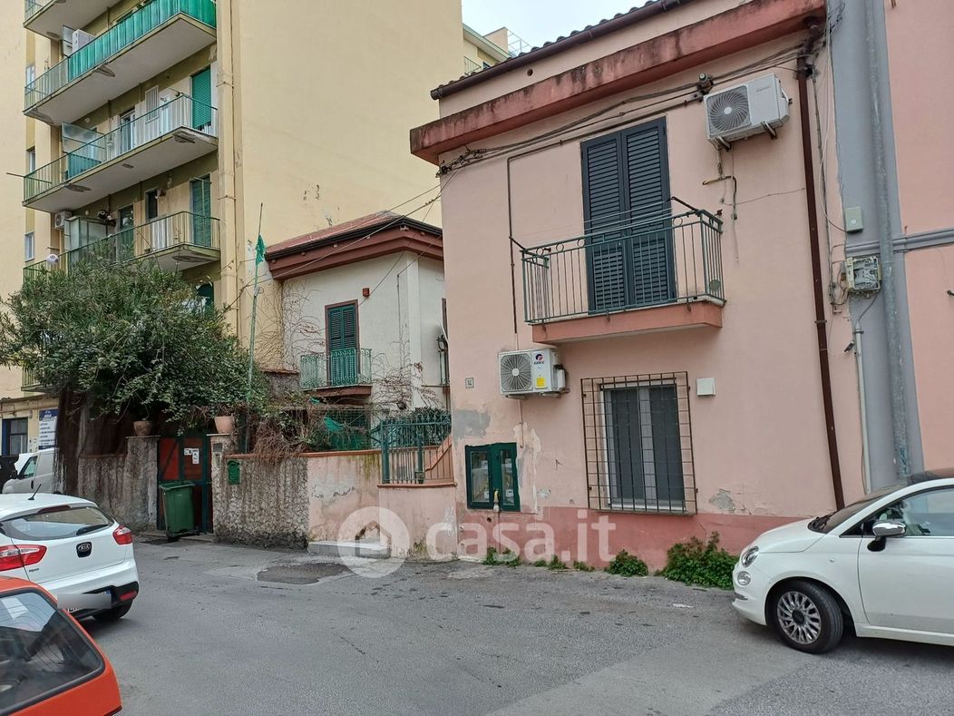 Appartamento in Vendita in Via Giuseppe Mogavero 16 a Salerno