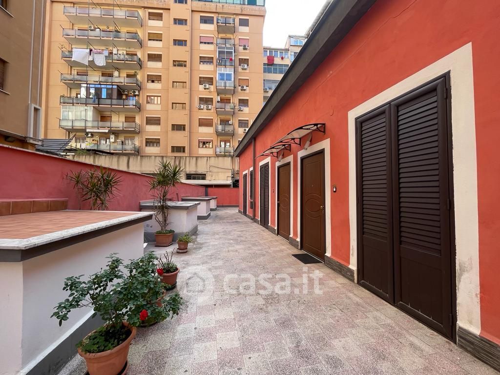 Appartamento in Vendita in Via Vincenzo Spinelli 42 a Palermo