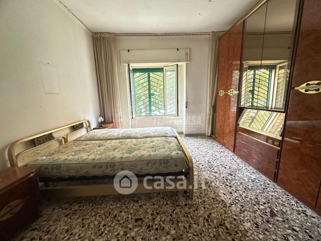Appartamento in Vendita in Viale Cavalleggeri D'Aosta a Napoli