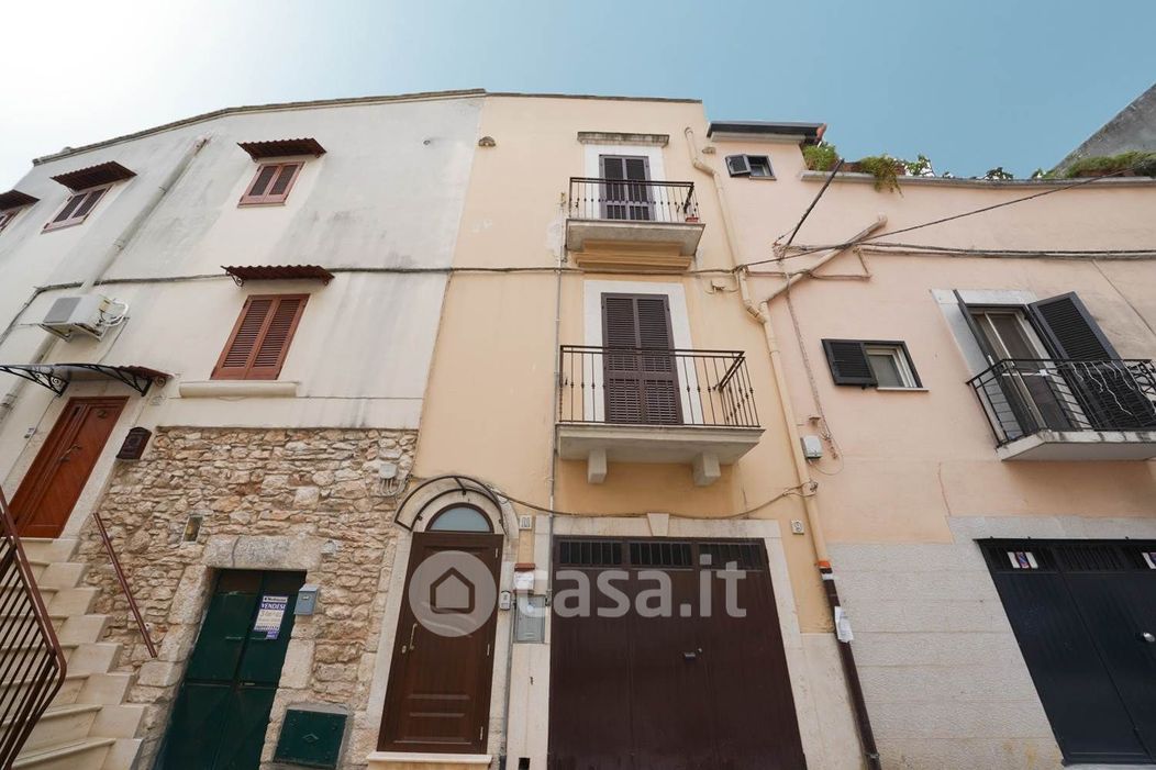 Casa indipendente in Vendita in Via Giuseppe Parini 11 a Palo del Colle