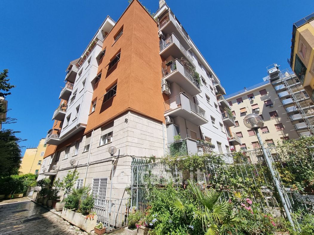 Appartamento in Vendita in Via Ortigara a Roma