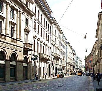 Negozio/Locale commerciale in Vendita in Via Alessandro Manzoni a Milano