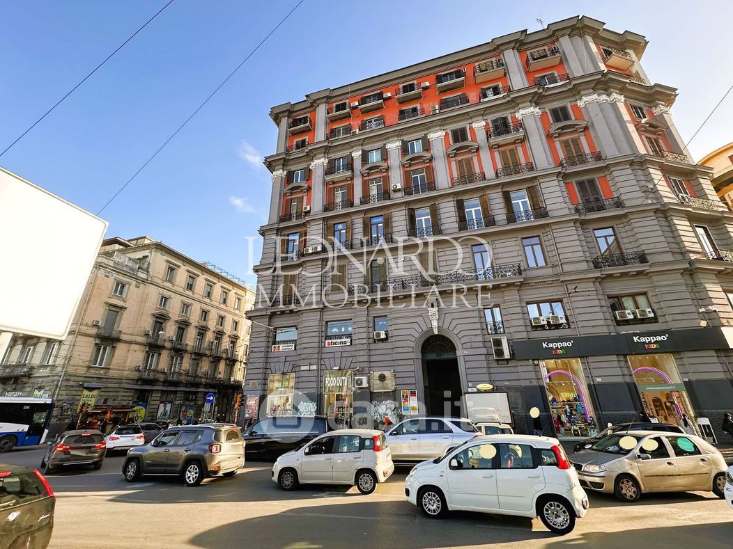 Negozio/Locale commerciale in Vendita in Piazza Garibaldi a Napoli