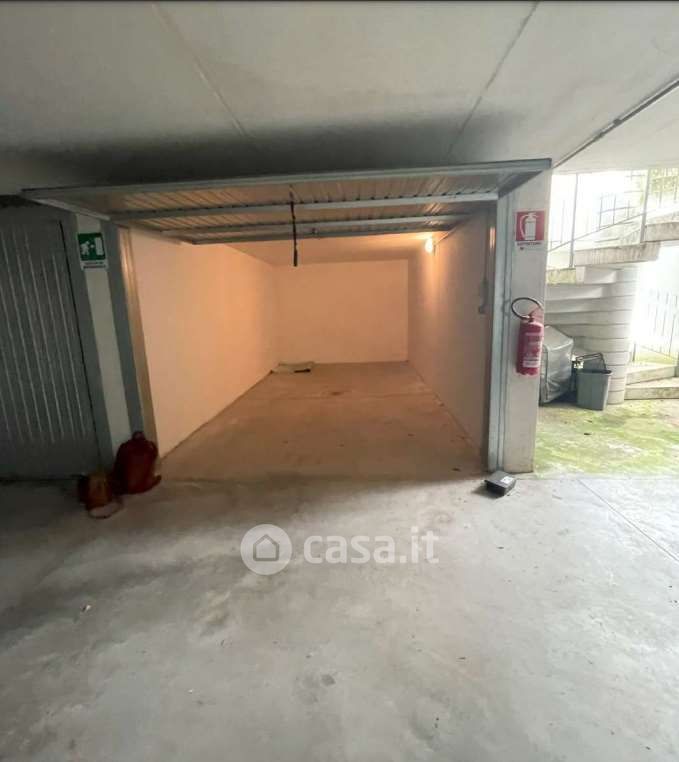 Garage/Posto auto in Vendita in Via degli Stradelli Guelfi 40 C a Bologna