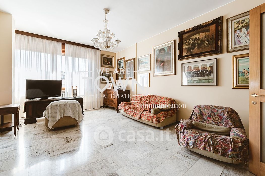Appartamento in Vendita in Via Giambattista Bodoni 4 a Milano