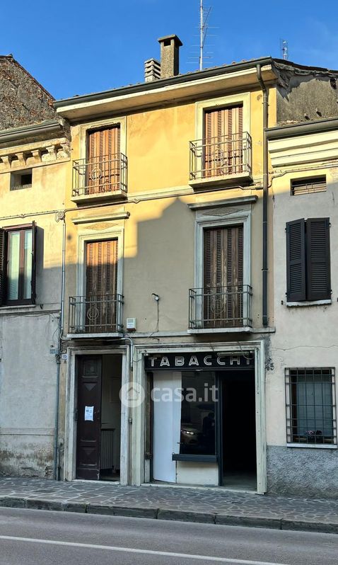 Casa indipendente in Vendita in Corso Garibaldi a Mantova