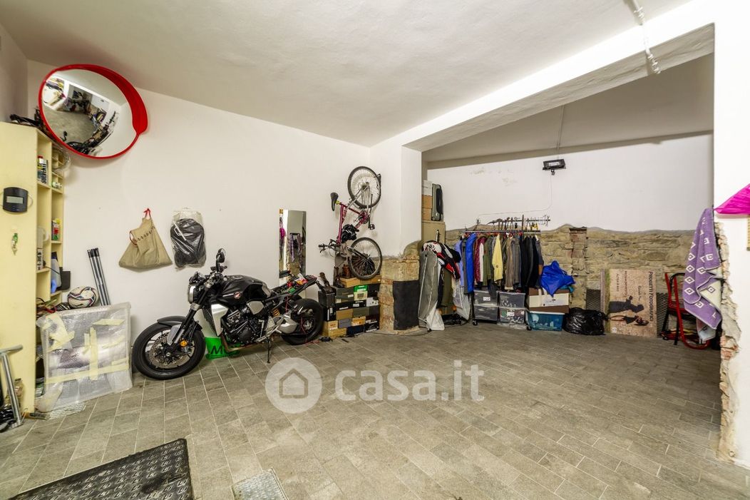 Garage/Posto auto in Vendita in Via Brunetto Latini 24 a Firenze