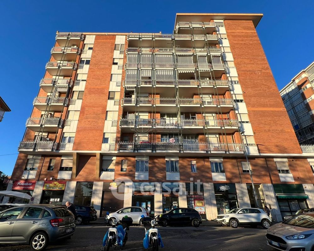 Appartamento in Vendita in Via Verolengo 70 a Torino