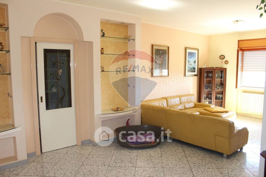 Appartamento in Vendita in Via Taranto a Matera