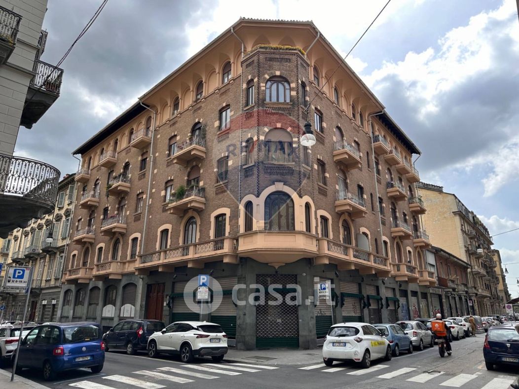Appartamento in Vendita in Via Bernardino Galliari 2 a Torino