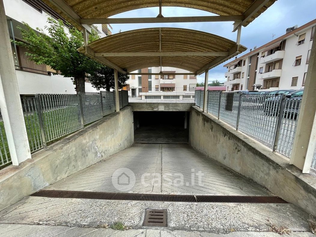 Garage/Posto auto in Vendita in Viale Risorgimento 221 a Canelli