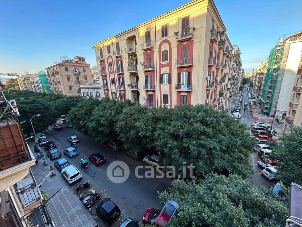 Appartamento in Vendita in Via SAMMARTINO 98 a Palermo