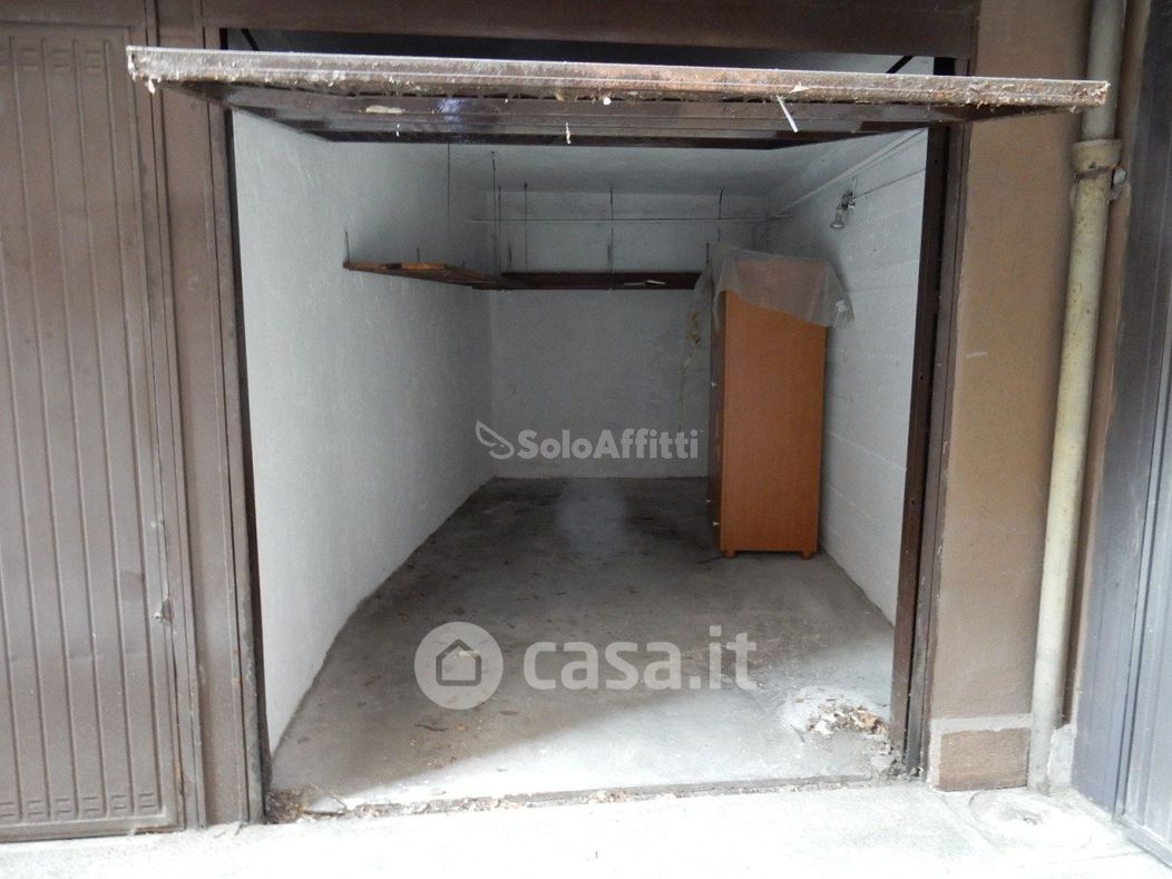 Garage/Posto auto in Affitto in Via G. Marconi 20 a Busto Arsizio