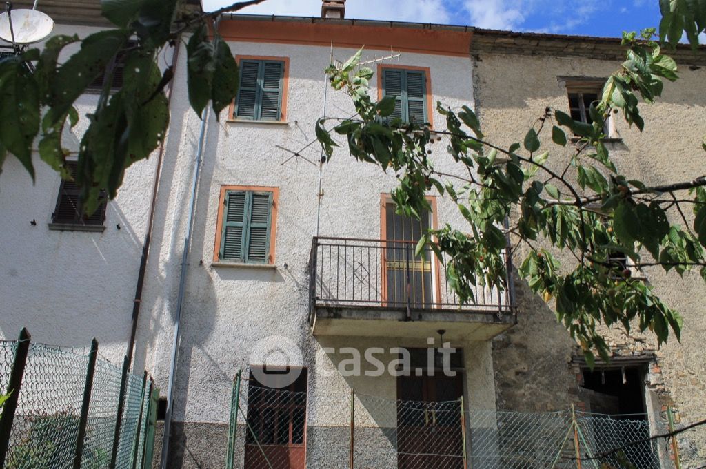Casa indipendente in Vendita in Località Montarsiccio a Bedonia