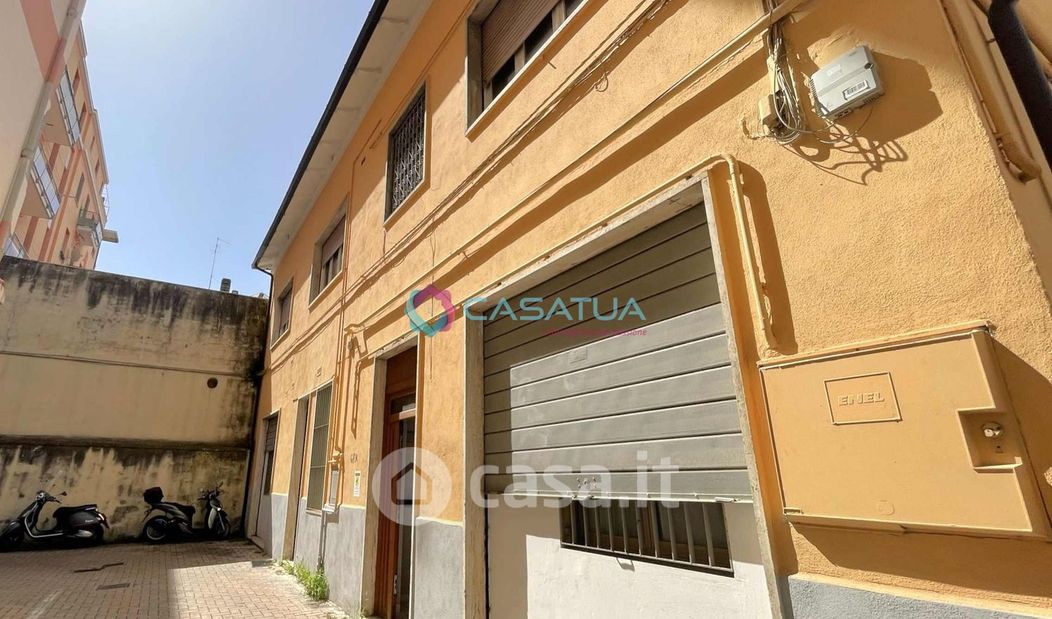 Casa indipendente in Vendita in Via d' annunzio a Pescara