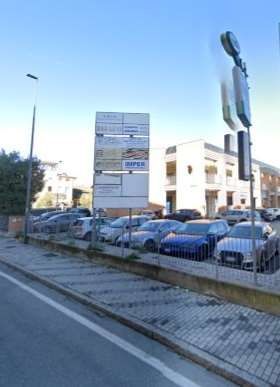 Negozio/Locale commerciale in Vendita in Via Zara 64 a Brescia