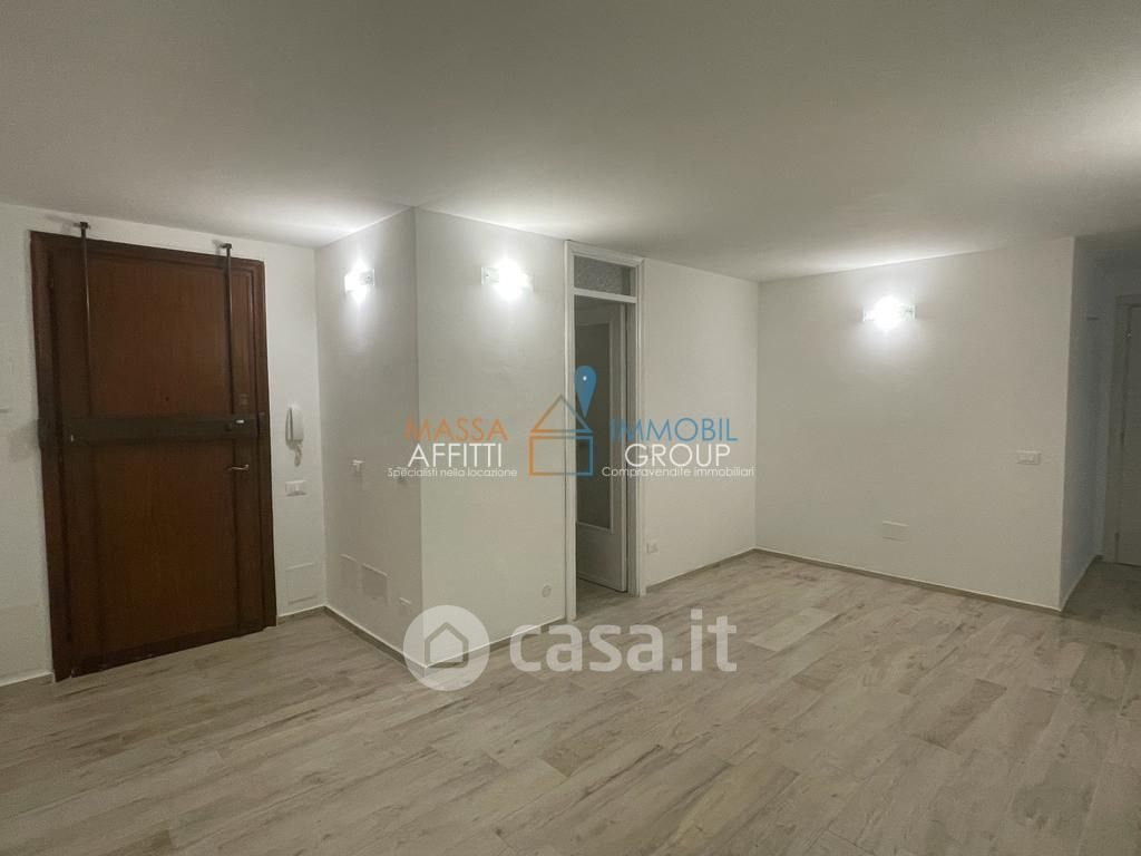 Appartamento in Vendita in Via Genova 3 a Carrara