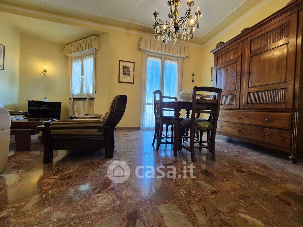 Appartamento in Vendita in Viale Monte Grappa a Reggio Emilia