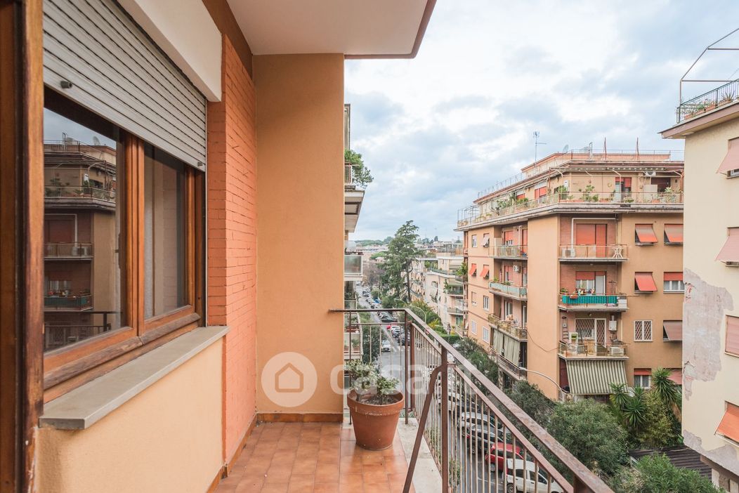 Appartamento in Vendita in Via Luigi Ronzoni 23 a Roma