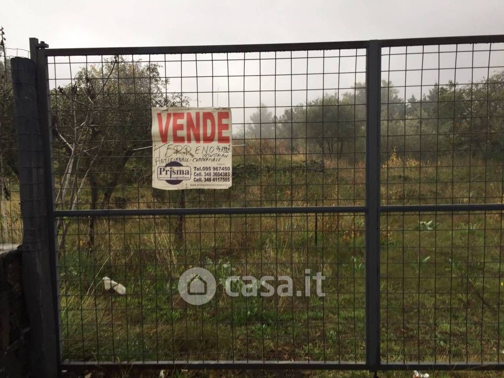 Terreno edificabile in Vendita in Via San Benedetto a Trecastagni